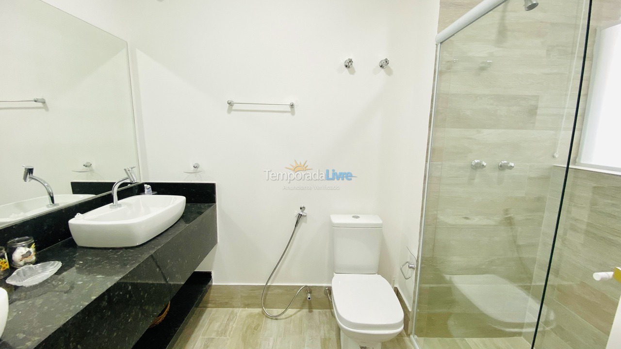 Apartamento para aluguel de temporada em Guarujá (Pitangueiras)