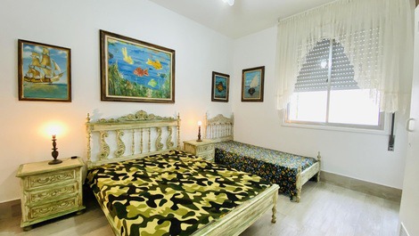 Apartamento na Praia das Pitangueiras Frente Total Mar 8 pessoas Wi-Fi