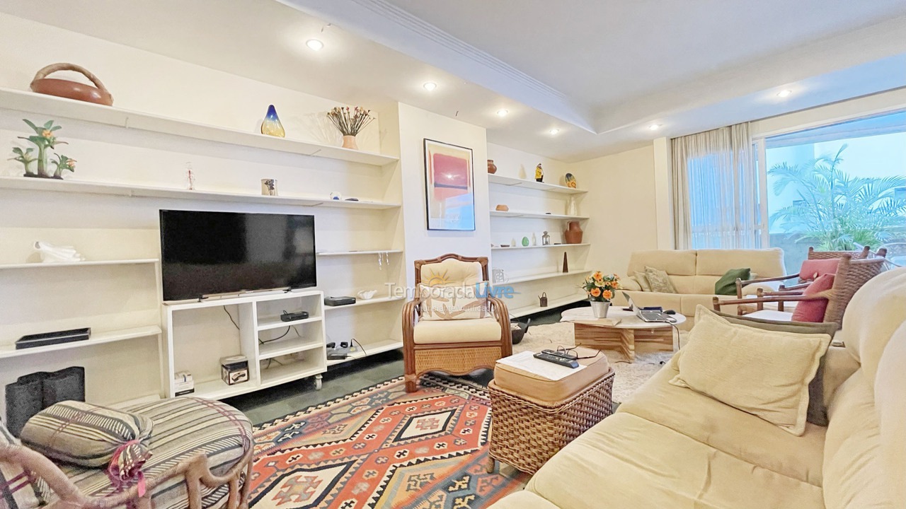 Apartment for vacation rental in Guarujá (Pitangueiras)