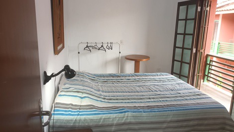 Quiet townhouse in condominium 2.5 blocks from the beach