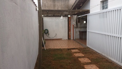 Quiet townhouse in condominium 2.5 blocks from the beach