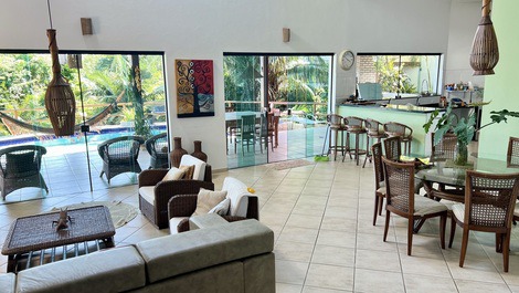 Linda casa com vista espetacular para o mar