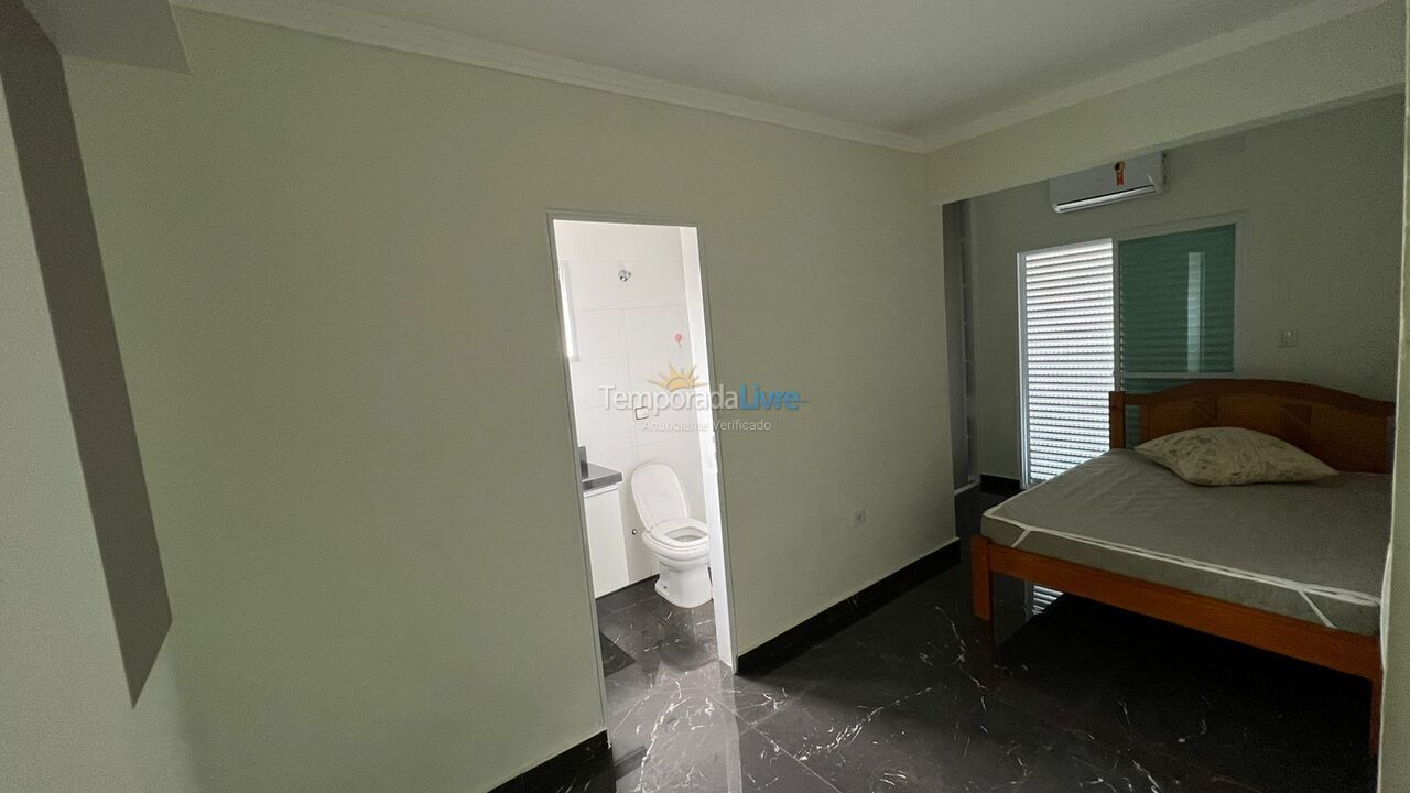 Casa para aluguel de temporada em Guarujá (Jardim Virgínia)