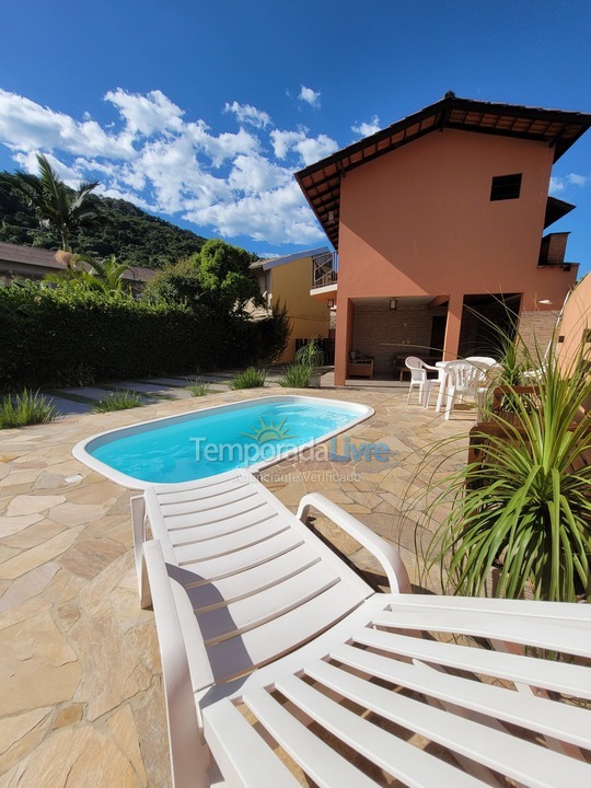 House for vacation rental in Palhoça (Guarda do Embaú)