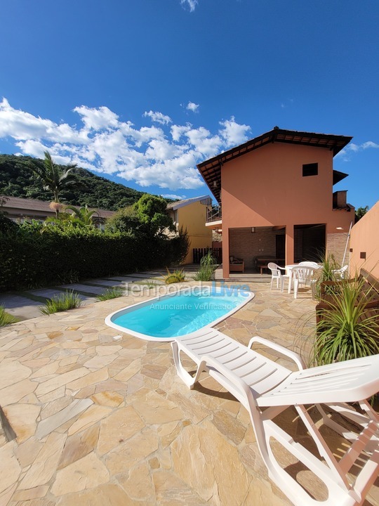 House for vacation rental in Palhoça (Guarda do Embaú)