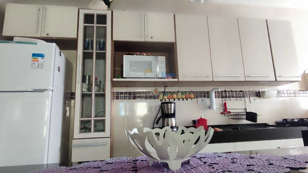 Apartamento para aluguel de temporada em Praia Grande (Praia do Caiçara)