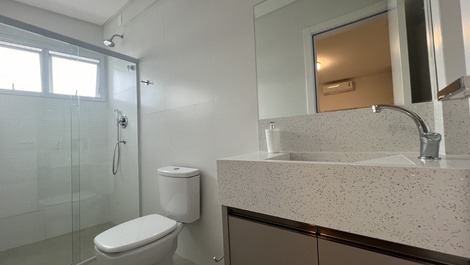 ¡ÁTICO 3 SUITES A 200M DE LA PLAYA!