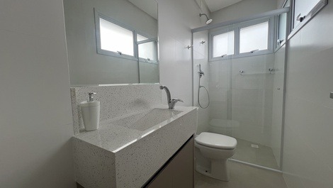 ¡ÁTICO 3 SUITES A 200M DE LA PLAYA!