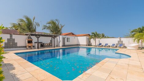 Casa com Piscina em Porto das Dunas by Carpediem