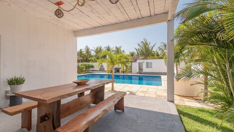 Casa com Piscina em Porto das Dunas by Carpediem