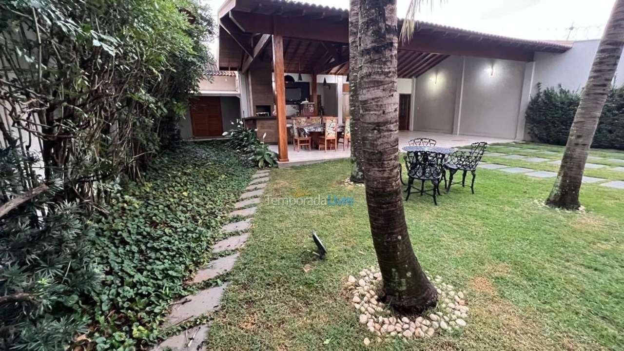 Casa para aluguel de temporada em Matão (Bairo)