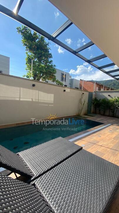 Casa para aluguel de temporada em São Sebastião (Juquehy)