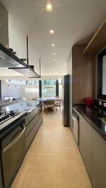 Casa a 30 metros da praia de juquehy com piscina privativa