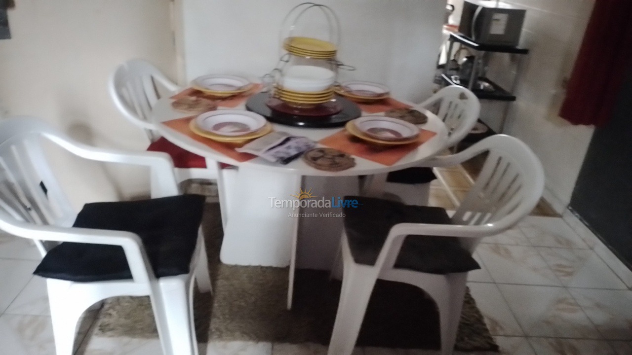 Apartamento para aluguel de temporada em Praia Grande (Vila Tupi)