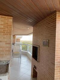 Lindo apartamento 3 dormitorios 1 suite a 150m da praia