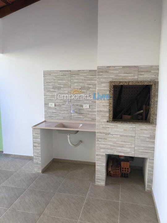 Casa para aluguel de temporada em Guaratuba (Balneário Eliane)