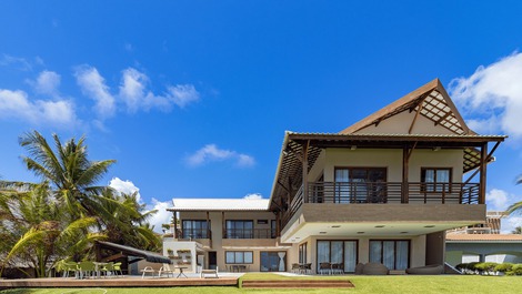 Mansão Pé na Areia em Carneiros by Carpediem