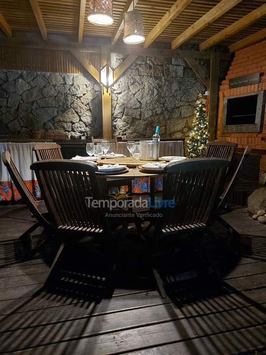 Casa para aluguel de temporada em Imbituba (Praia do Rosa)