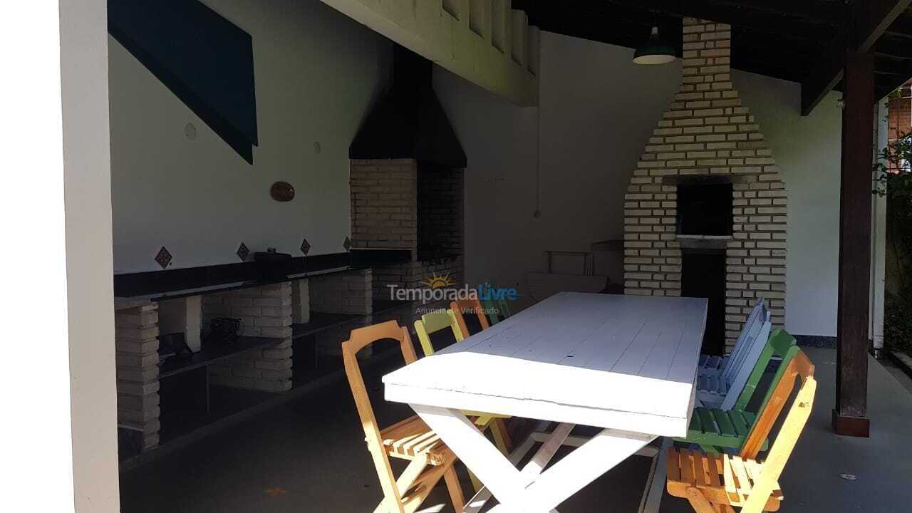 Casa para aluguel de temporada em Ubatuba (Enseada)
