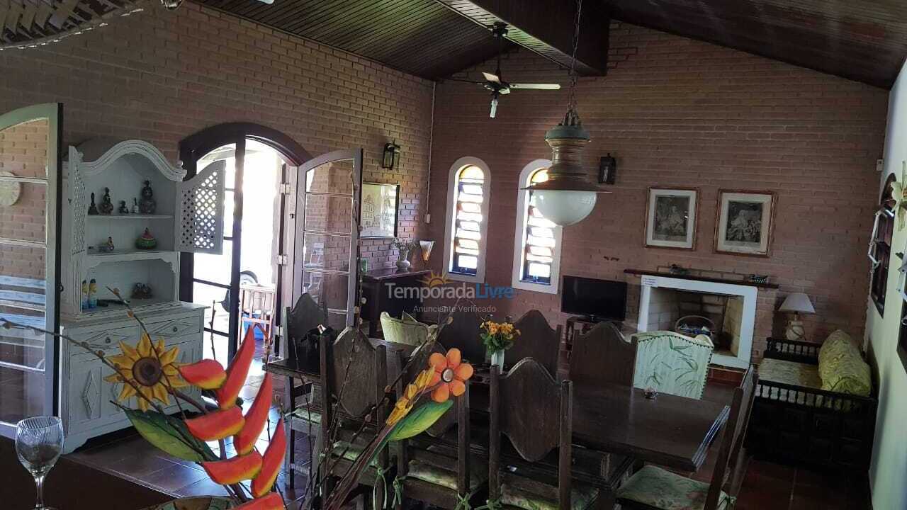 Casa para aluguel de temporada em Ubatuba (Enseada)