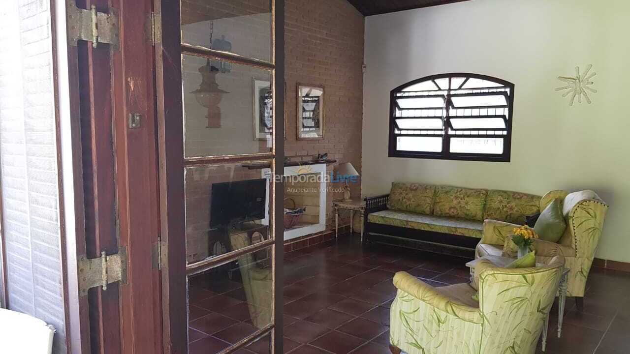 Casa para aluguel de temporada em Ubatuba (Enseada)