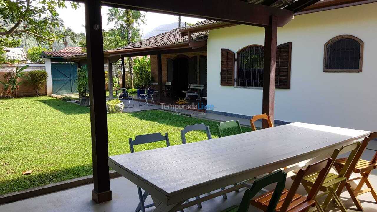 Casa para aluguel de temporada em Ubatuba (Enseada)