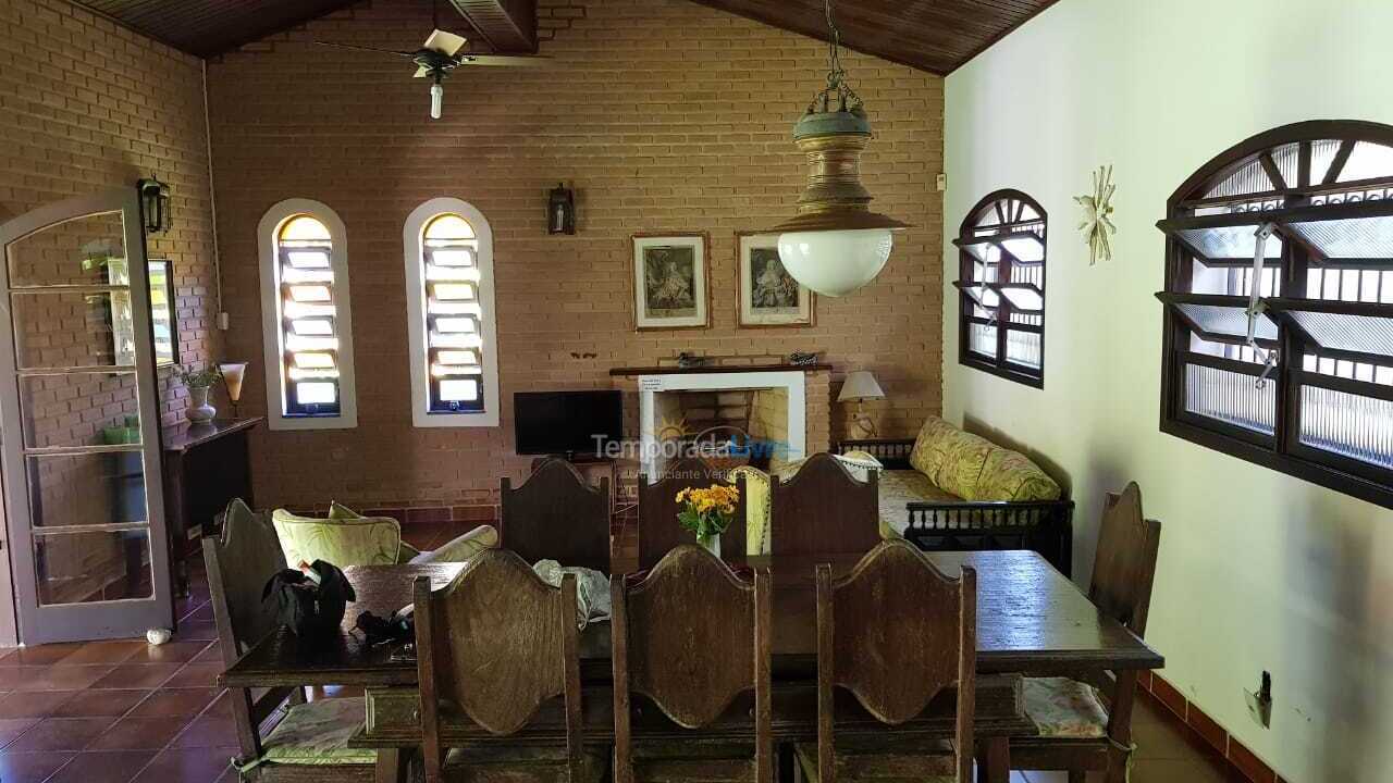 Casa para aluguel de temporada em Ubatuba (Enseada)