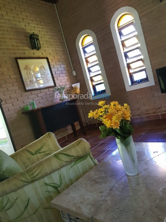 Casa para aluguel de temporada em Ubatuba (Enseada)