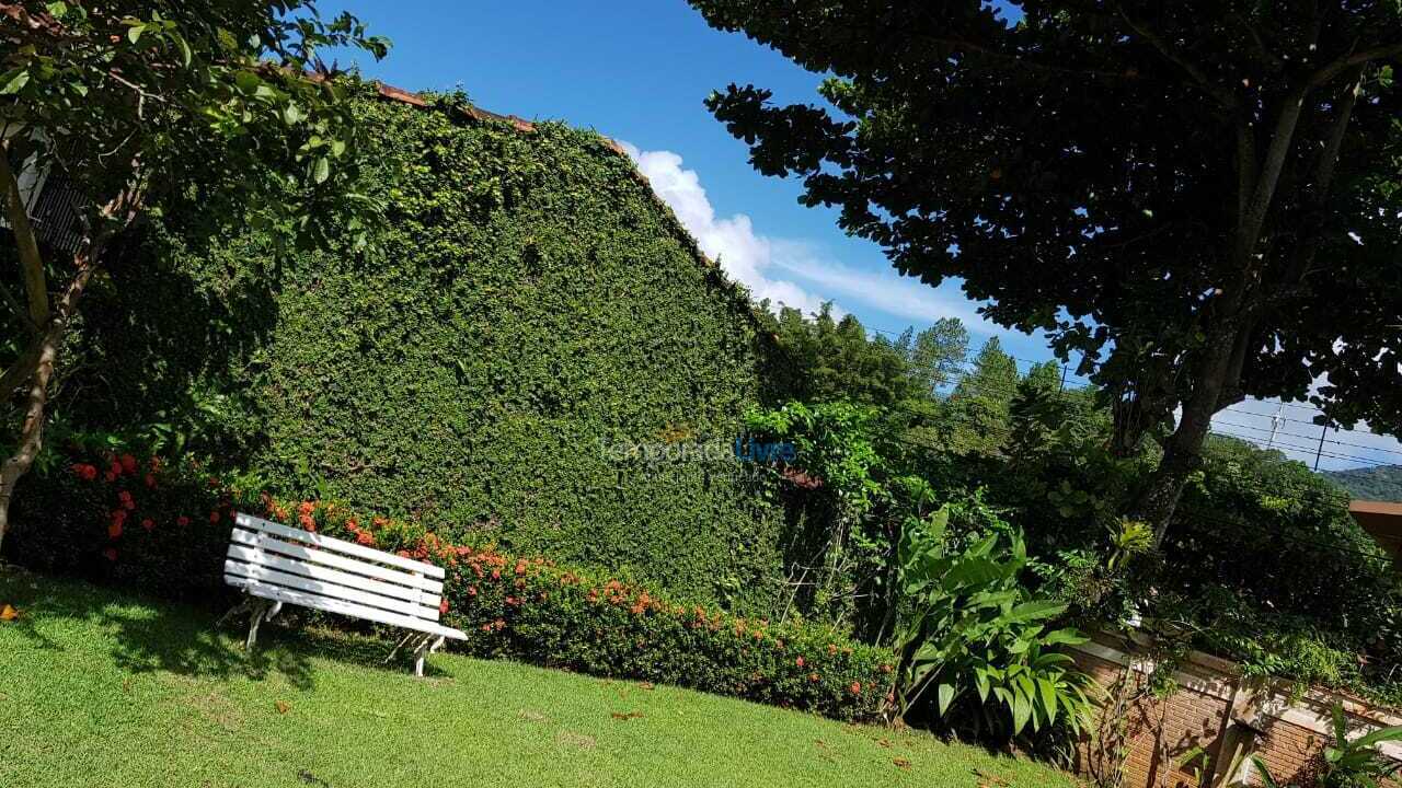 Casa para aluguel de temporada em Ubatuba (Enseada)