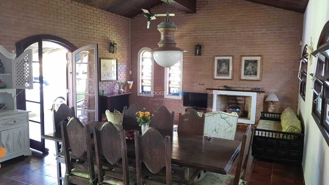 Casa para aluguel de temporada em Ubatuba (Enseada)