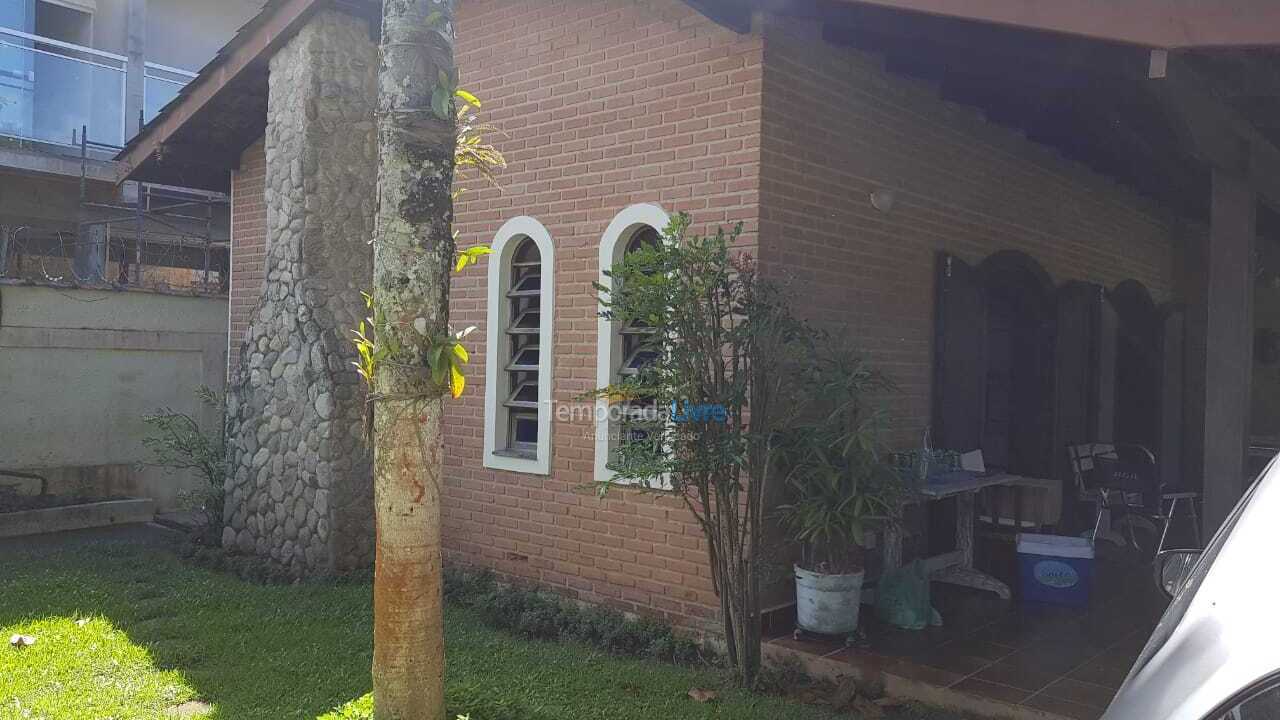 Casa para aluguel de temporada em Ubatuba (Enseada)