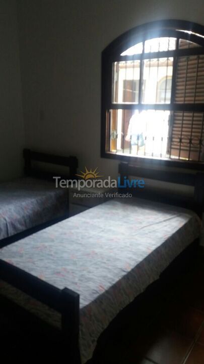 Casa para aluguel de temporada em Ubatuba (Enseada)