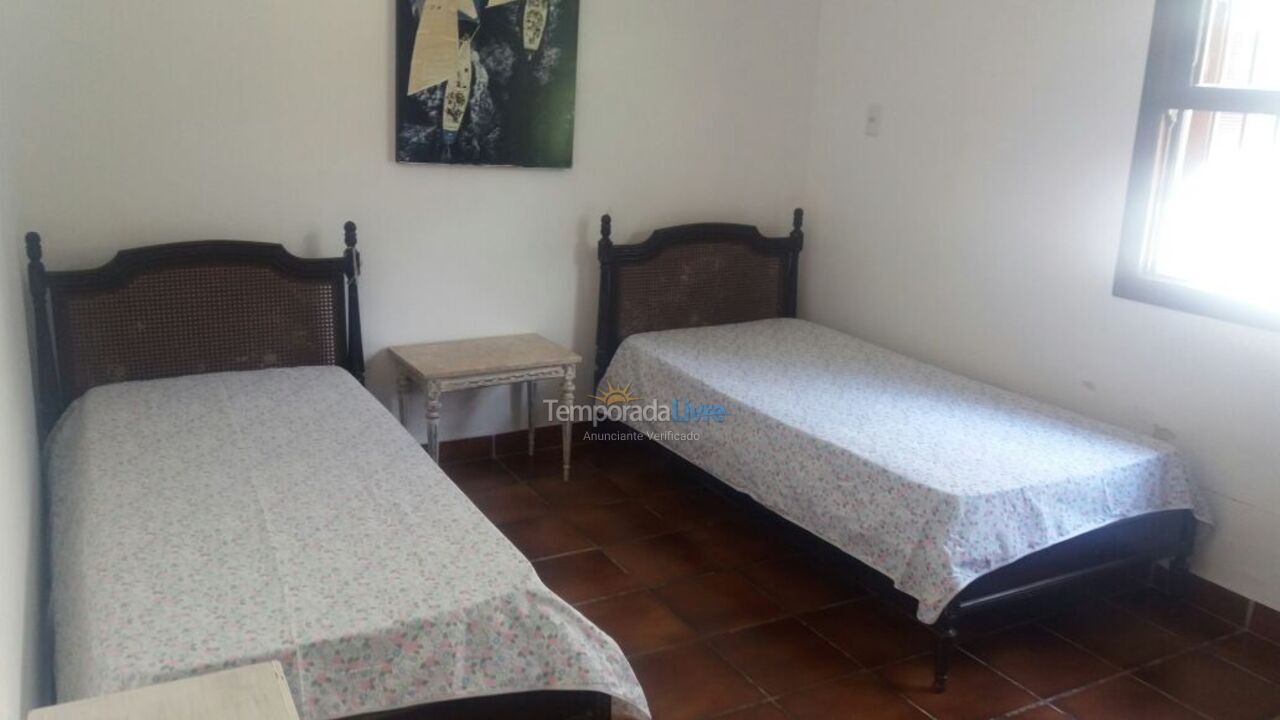 Casa para aluguel de temporada em Ubatuba (Enseada)