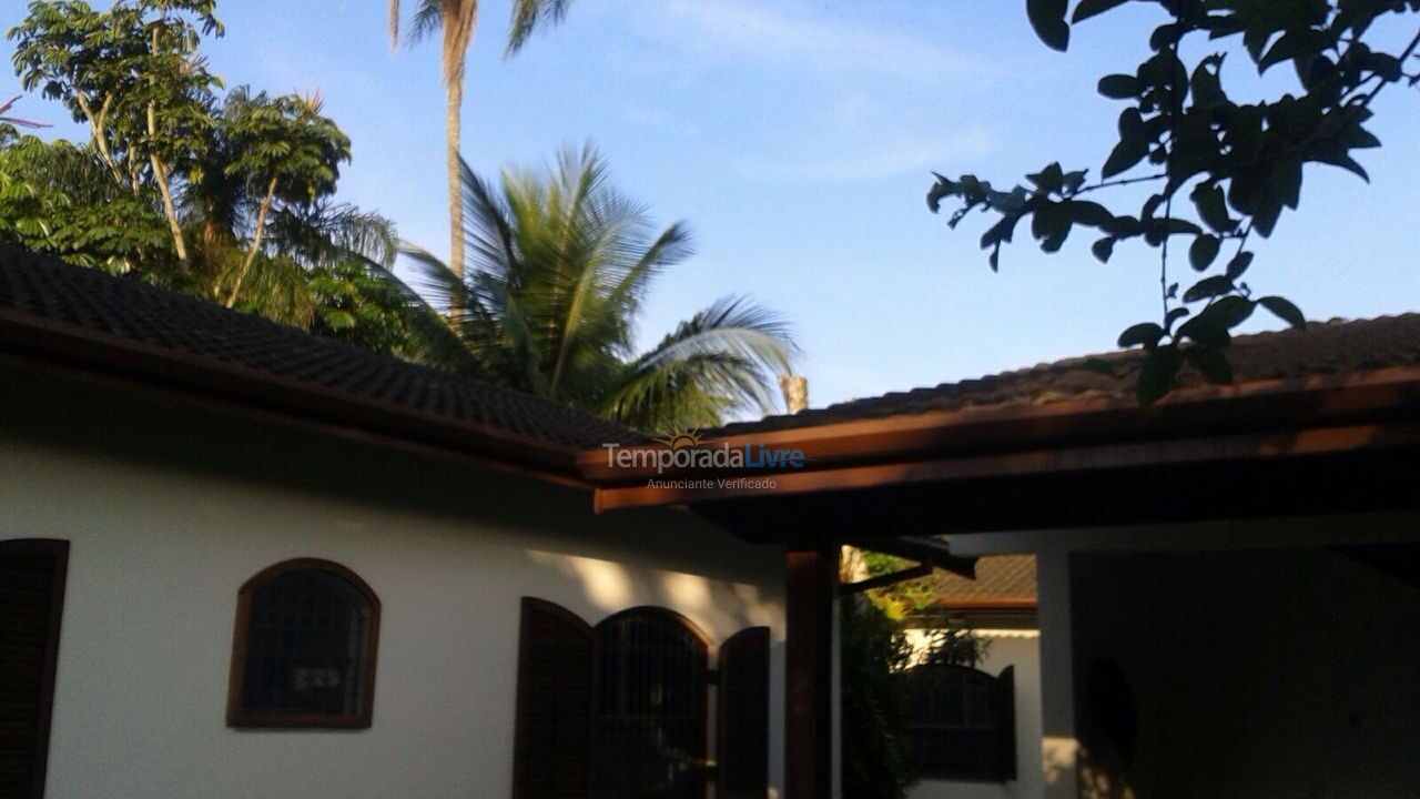 Casa para aluguel de temporada em Ubatuba (Enseada)