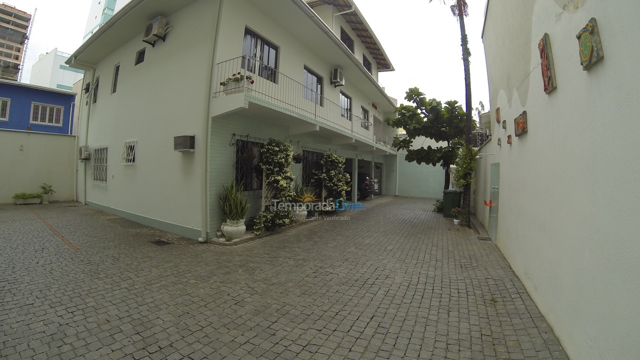 Casa para aluguel de temporada em Balneário Camboriú (Praia Central)