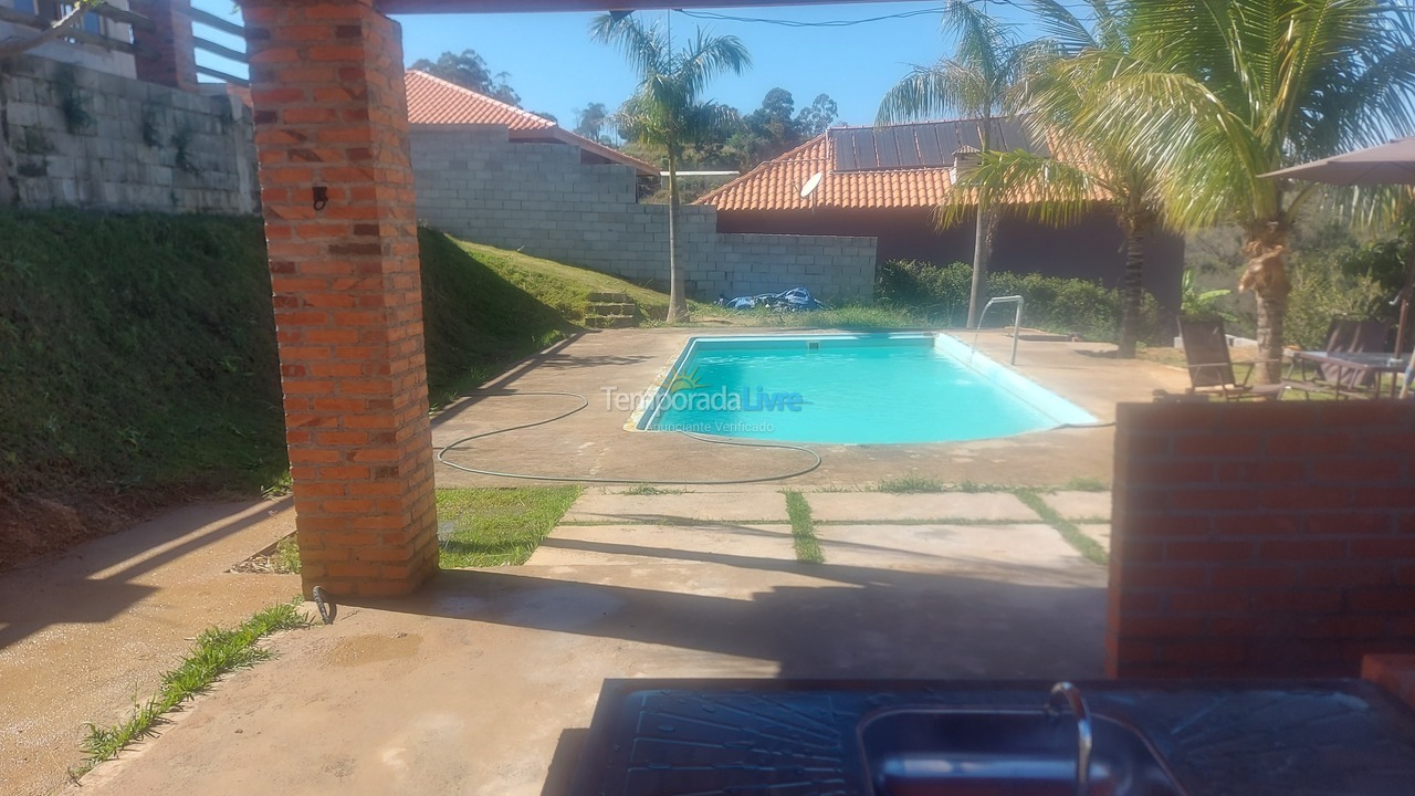 Casa para alquiler de vacaciones em Mairinque (Condomínio São Luiz)