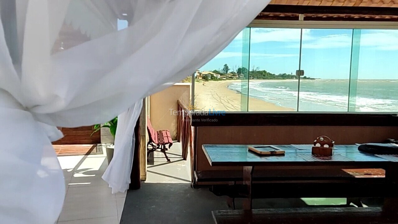 Casa para aluguel de temporada em São Francisco de Itabapoana (Praia de Manguinhos)