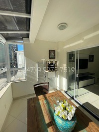 Apto de 2 Quartos em Meia Praia