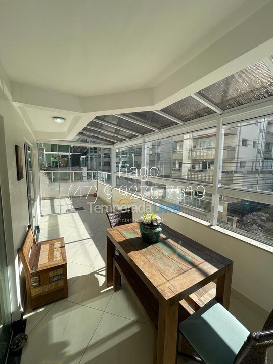 Apartamento para aluguel de temporada em Itapema (Meia Praia)