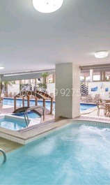 Apto em Bombinhas com Piscina