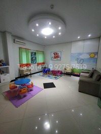 Apto em Bombinhas com Piscina