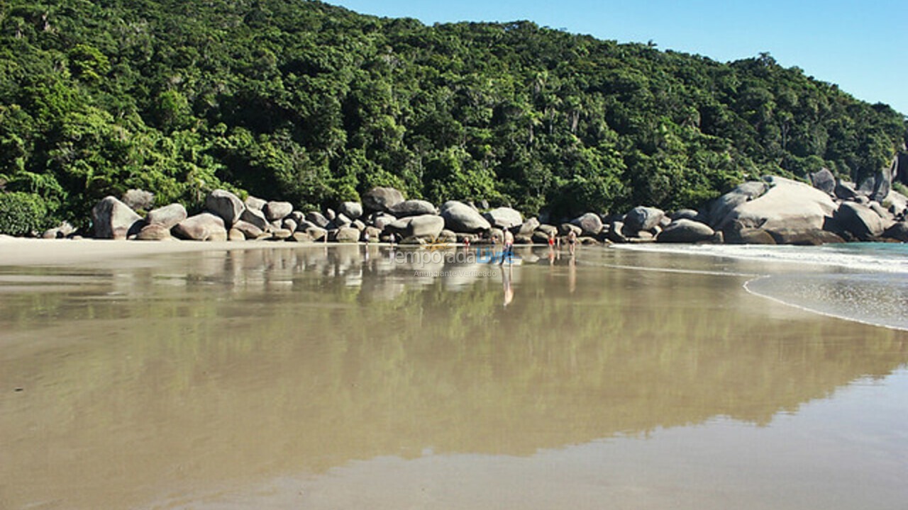 Apartamento para aluguel de temporada em Bombinhas (Praia de Bombas)