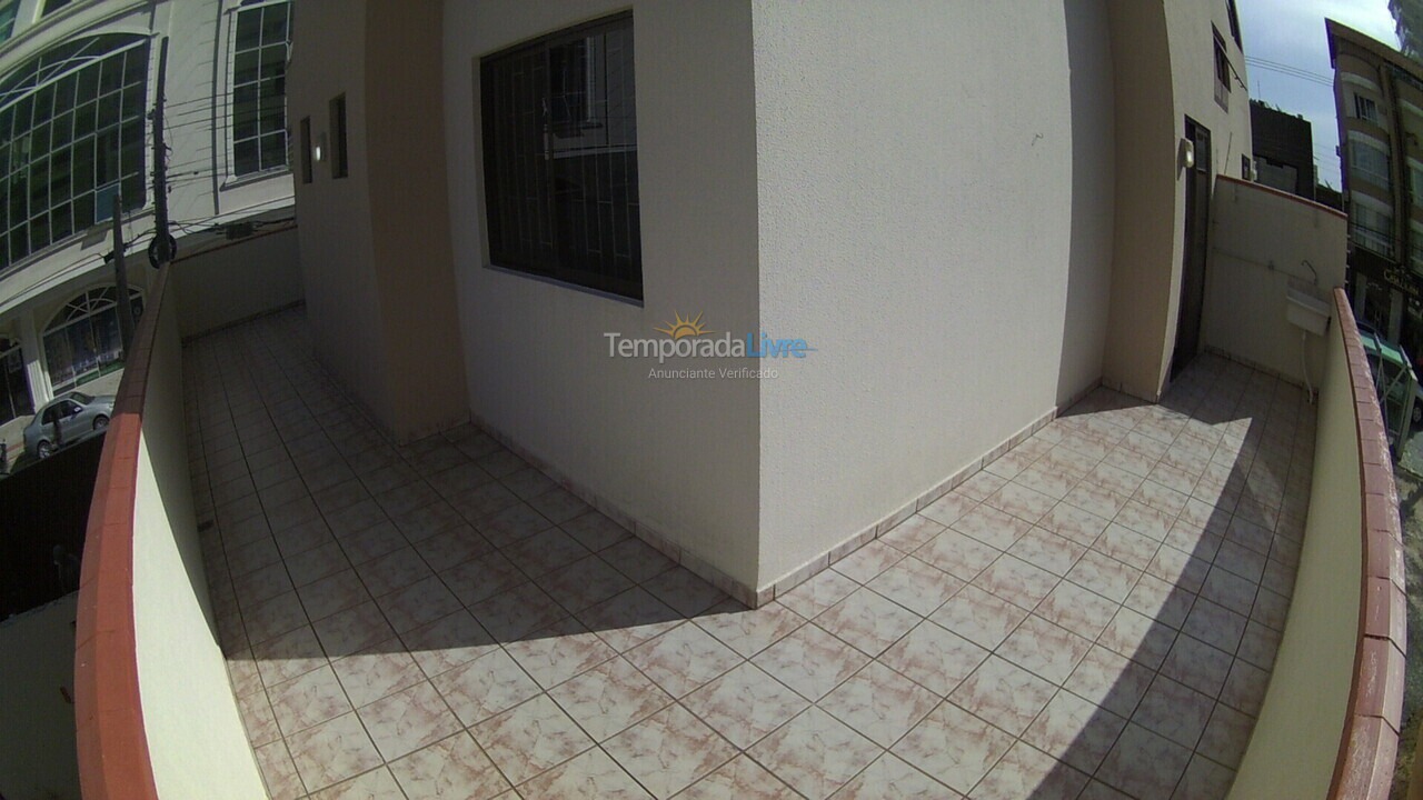 Apartamento para aluguel de temporada em Itapema (Meia Praia)