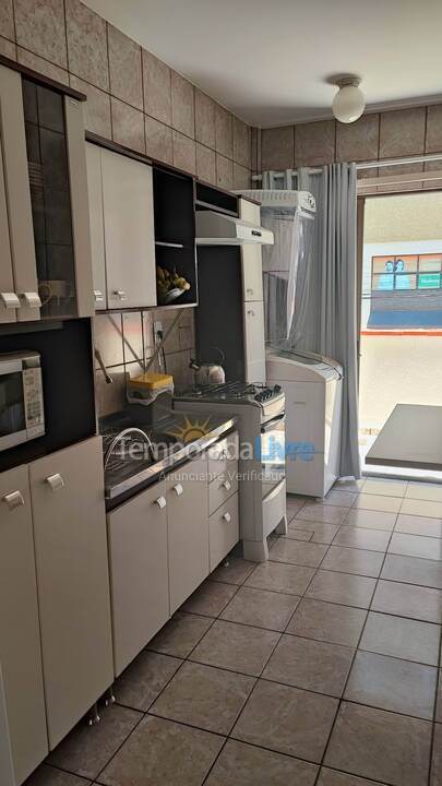 Apartamento para aluguel de temporada em Itapema (Meia Praia)