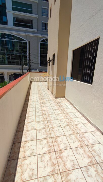 Apartamento para aluguel de temporada em Itapema (Meia Praia)