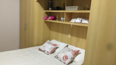 Quarto 2: suite cama queen