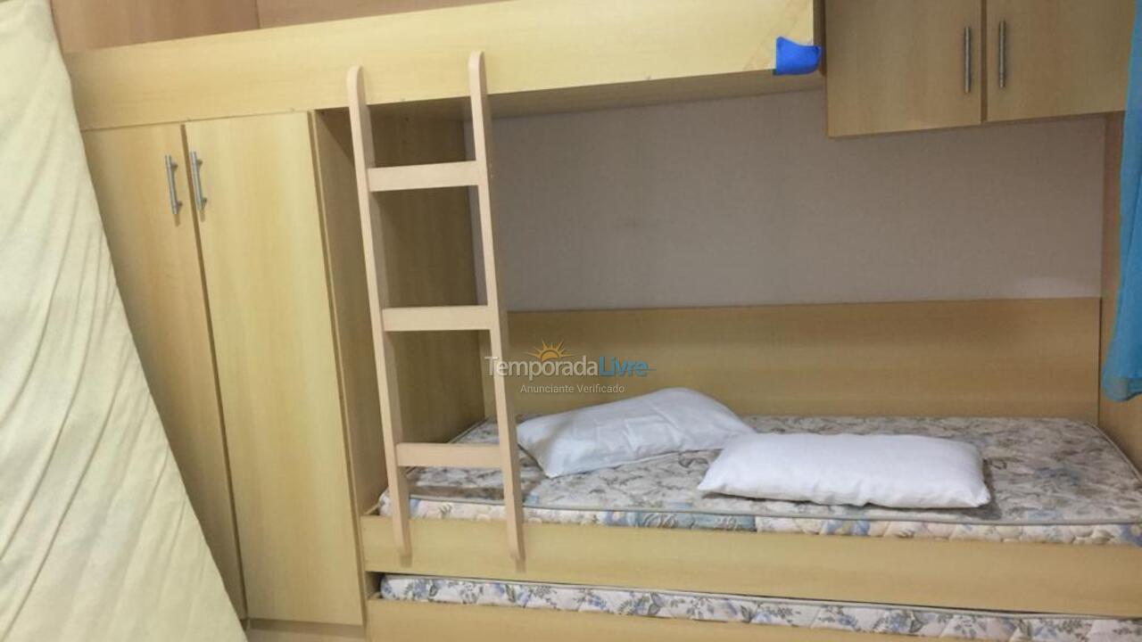 Apartamento para aluguel de temporada em Bombinhas (Praia de Bombas)