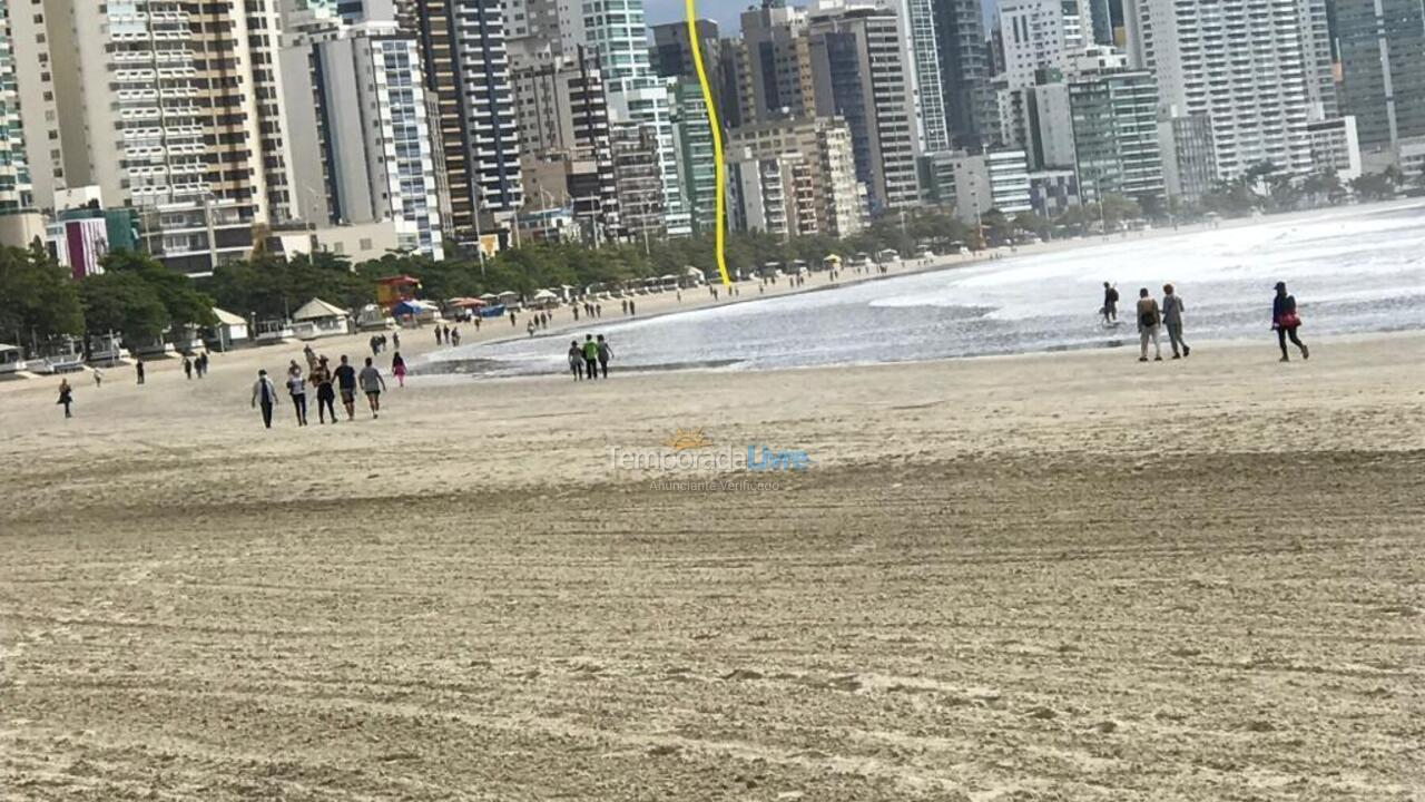 Apartamento para aluguel de temporada em Balneário Camboriú (Praia Central)