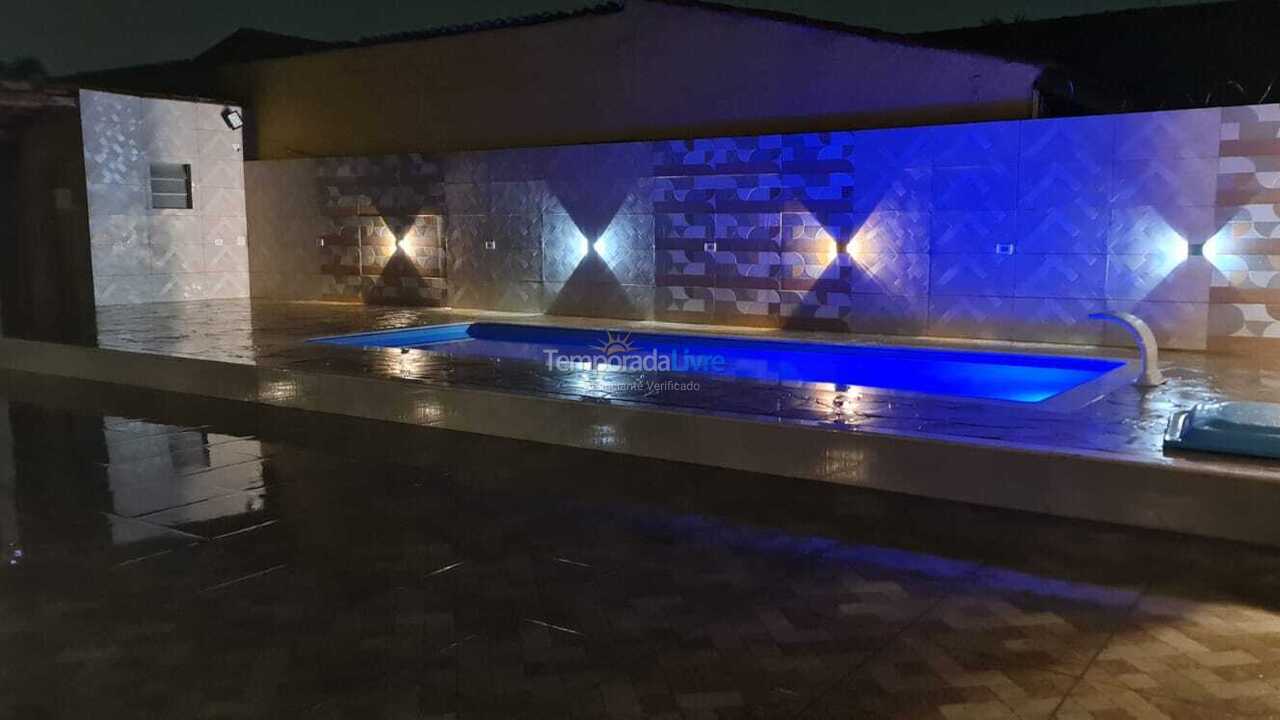 Casa para aluguel de temporada em Caraguatatuba (Pontal de Santa Marina)