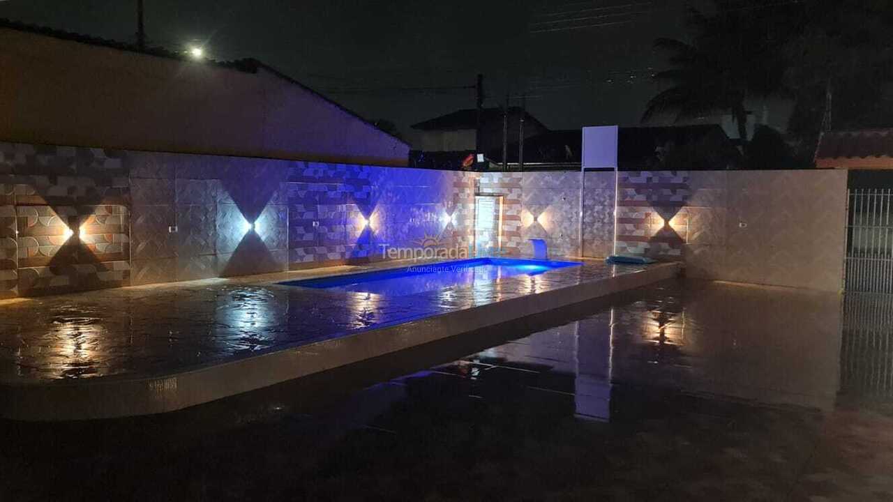 Casa para aluguel de temporada em Caraguatatuba (Pontal de Santa Marina)